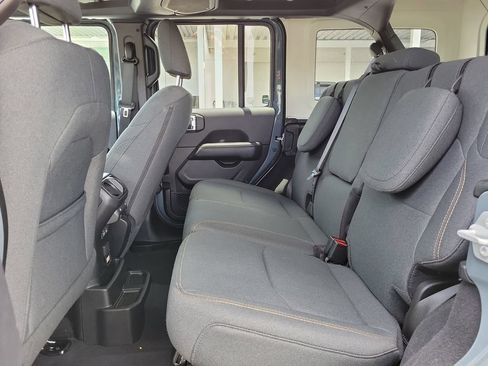 Used 2025 Jeep Wrangler Unlimited Sahara AWD/4WD image 23