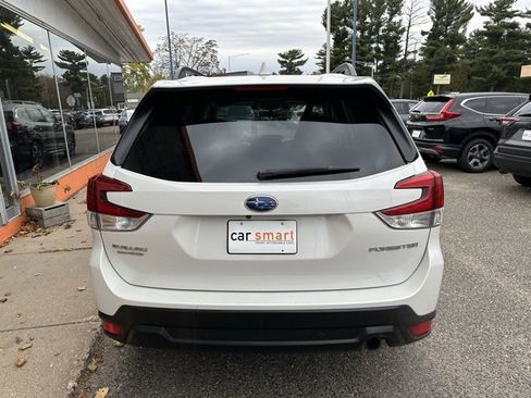 Used 2021 Subaru Forester Limited image 5