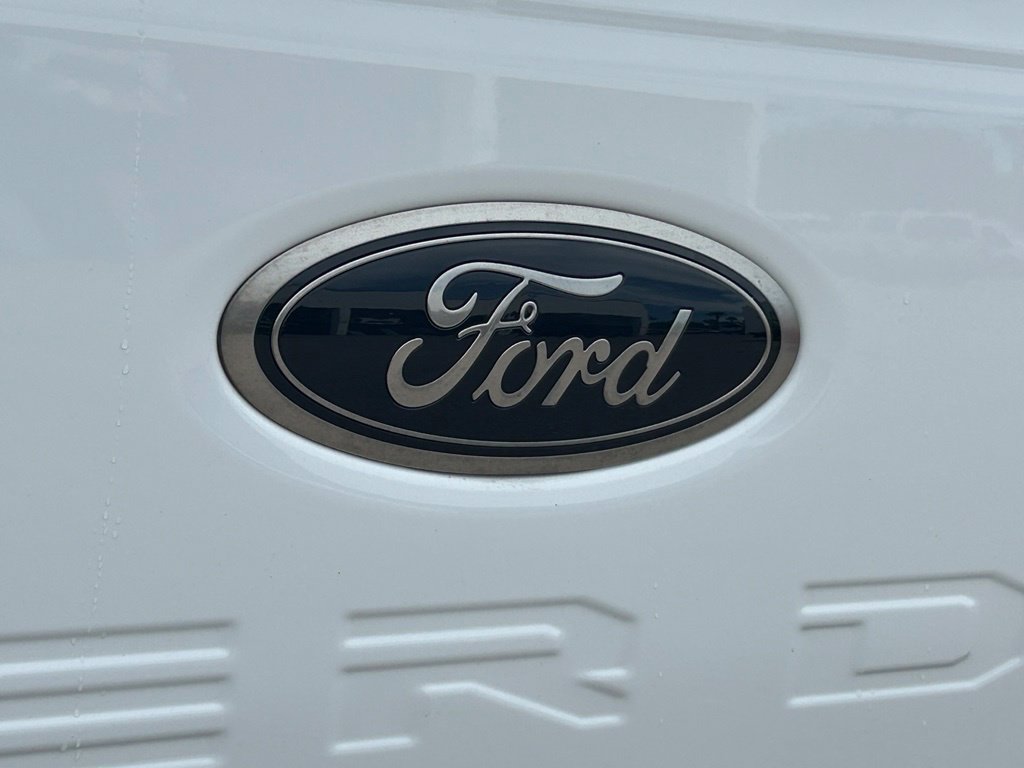 Used 2024 Ford F250 Lariat w/ Lariat Ultimate Package AWD/4WD image 28