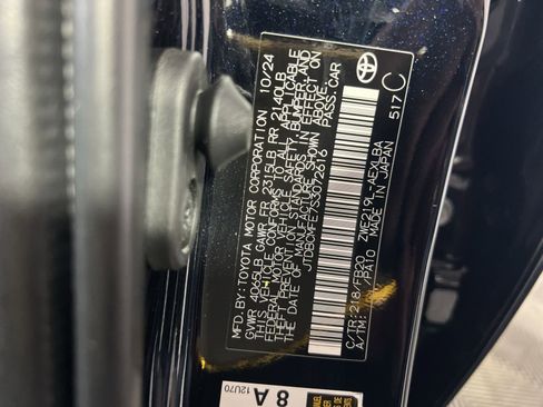 Used 2025 Toyota Corolla LE image 28