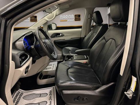 Certified 2022 Chrysler Pacifica Touring-L FWD image 21