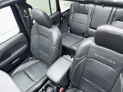Used 2023 Jeep Wrangler Unlimited Sahara w/ Cold Weather Group image 64