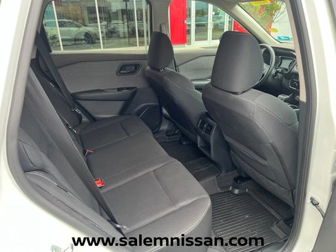 Used 2023 Nissan Rogue S AWD/4WD image 20