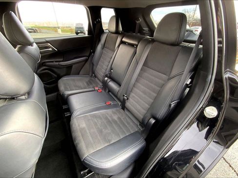 Used 2024 Mitsubishi Outlander SE image 24