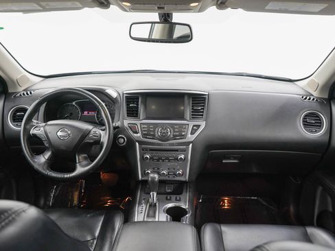 Used 2018 Nissan Pathfinder SL w/ SL Premium Package AWD/4WD image 13