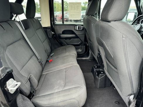 Used 2020 Jeep Wrangler Unlimited Sahara AWD/4WD image 20