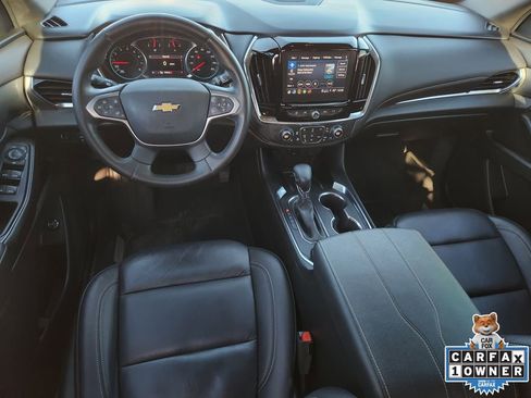 Used 2023 Chevrolet Traverse LT w/ Rear Camera Mirror Package image 30
