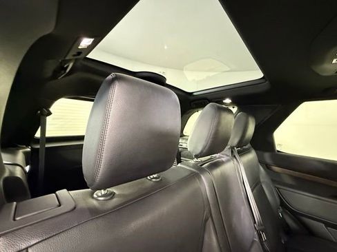 Used 2020 Land Rover Discovery HSE image 27