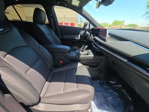 Certified 2025 Cadillac XT4 Premium Luxury FWD image 27
