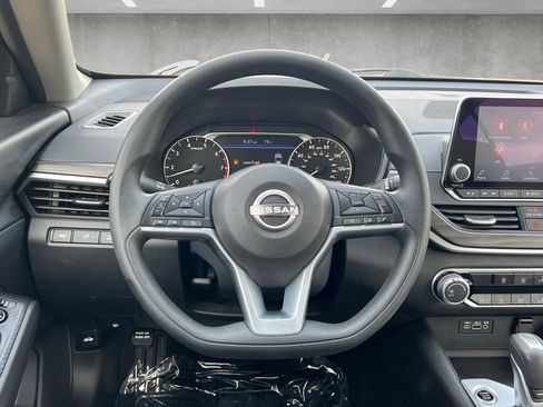 Certified 2025 Nissan Altima 2.5 SV image 21