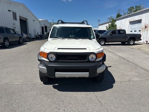 Used 2012 Toyota FJ Cruiser 4WD w/ Convenience Pkg image 2