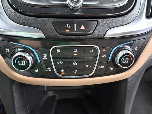 Used 2022 Chevrolet Equinox Premier FWD image 26