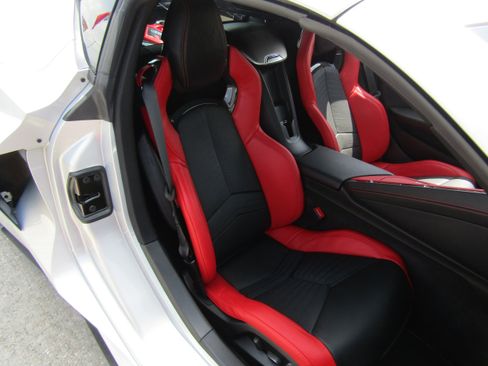 Used 2024 Chevrolet Corvette Stingray Preferred Cpe w/ Z51 Performance Package RWD image 12