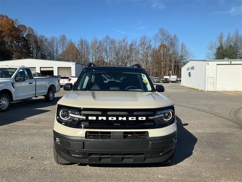 Used 2024 Ford Bronco Sport Outer Banks w/ Tech Package image 2
