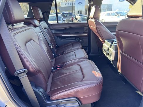 Used 2024 Ford Expedition Limited image 35