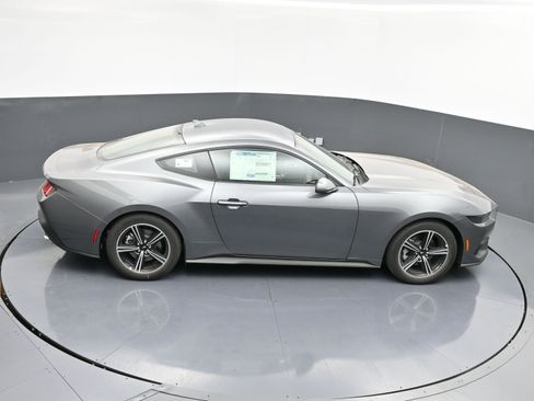 Used 2025 Ford Mustang Coupe image 25