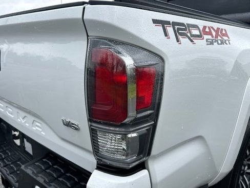 Used 2020 Toyota Tacoma TRD Sport w/ Technology Package AWD/4WD image 32