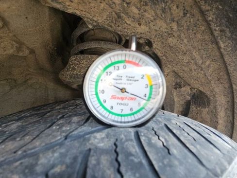 Used 2021 Toyota Corolla SE w/ Carpet Mat Package (TMS) image 9