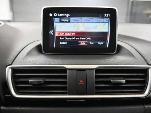 Used 2015 MAZDA MAZDA3 i Grand Touring image 30