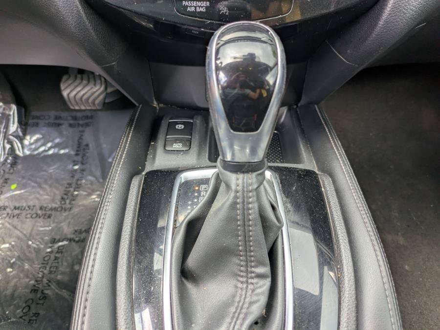 Used 2020 Nissan Rogue SL FWD image 15