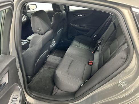 Used 2017 Chevrolet Malibu LT FWD image 19