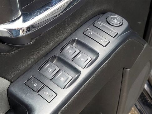 Used 2018 Chevrolet Silverado 1500 Custom w/ Custom Value Package image 10