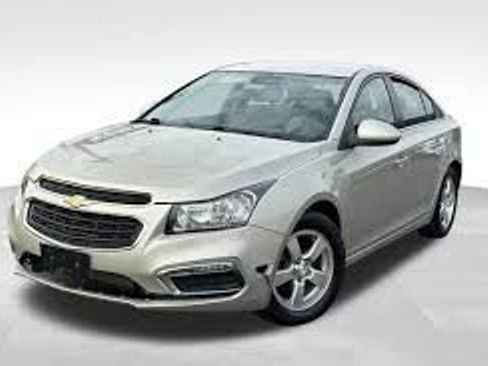 Used 2016 Chevrolet Cruze LT w/ Technology Package FWD image 32