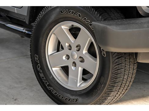 Used 2016 Jeep Wrangler Sport w/ Quick Order Package 24S AWD/4WD image 3