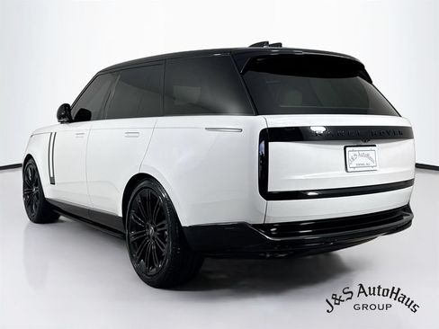 Used 2024 Land Rover Range Rover SE AWD/4WD image 5