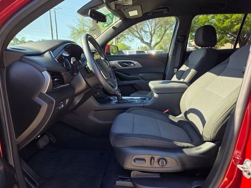 Certified 2023 Chevrolet Traverse LT FWD image 12