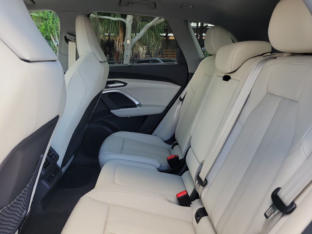 Used 2026 Audi Q5 Prestige w/ 20" Wheel Package AWD/4WD image 15
