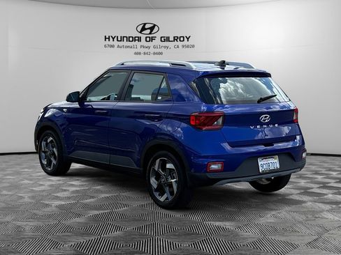 Used 2022 Hyundai Venue SEL image 7