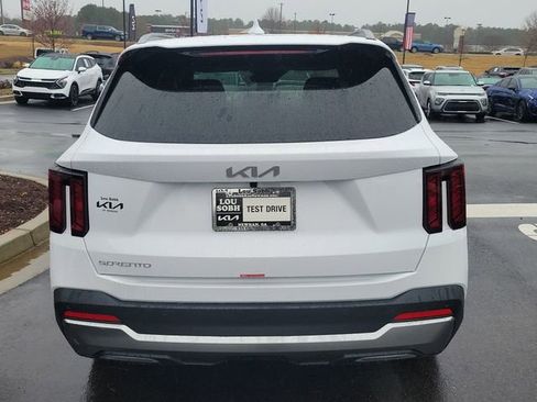 New 2026 Kia Sorento S w/ S Panoramic Sunroof Package image 5