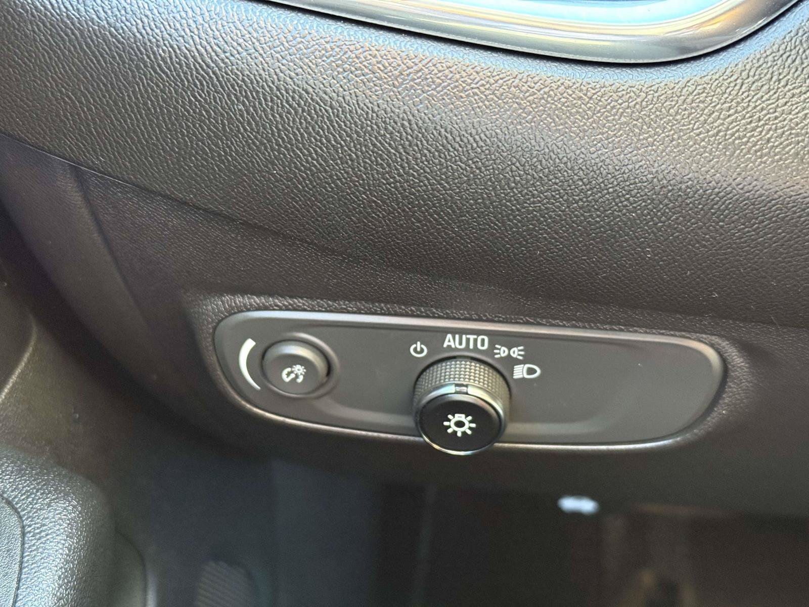 Used 2023 Chevrolet Equinox LT AWD/4WD image 22