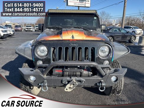 Used 2018 Jeep Wrangler Sahara w/ Connectivity Group image 9