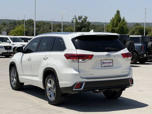 Used 2019 Toyota Highlander Limited Platinum AWD/4WD image 4