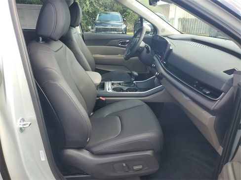 New 2026 Kia Carnival SX image 11