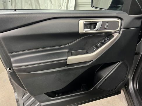 Used 2023 Ford Explorer XLT w/ Equipment Group 202A image 18