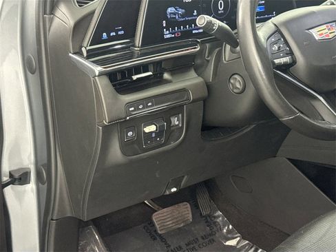 Used 2023 Cadillac Escalade ESV Sport w/ Touring Package image 10