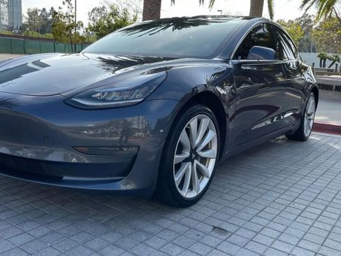 Used 2018 Tesla Model 3 Mid Range image 5