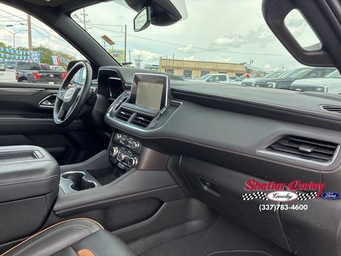 Used 2023 GMC Yukon XL AT4 w/ AT4 Premium Plus Package AWD/4WD image 28