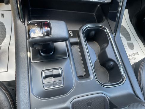 Certified 2025 GMC Sierra 1500 AT4 w/ AT4 Premium Package AWD/4WD image 18