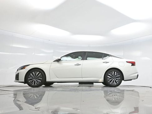 Used 2023 Nissan Altima 2.5 SV image 67