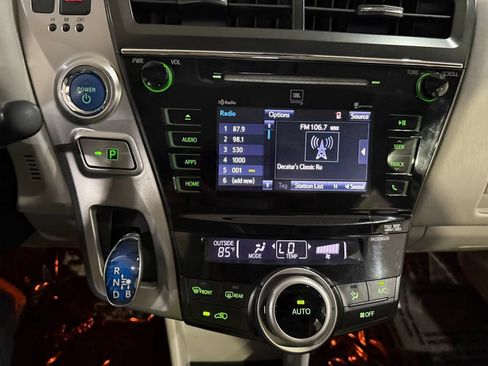 Used 2015 Toyota Prius V Five w/ Advanced Technology Package FWD image 19
