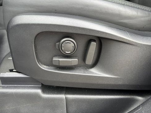 Certified 2022 Land Rover Defender 110 XS Edition image 11