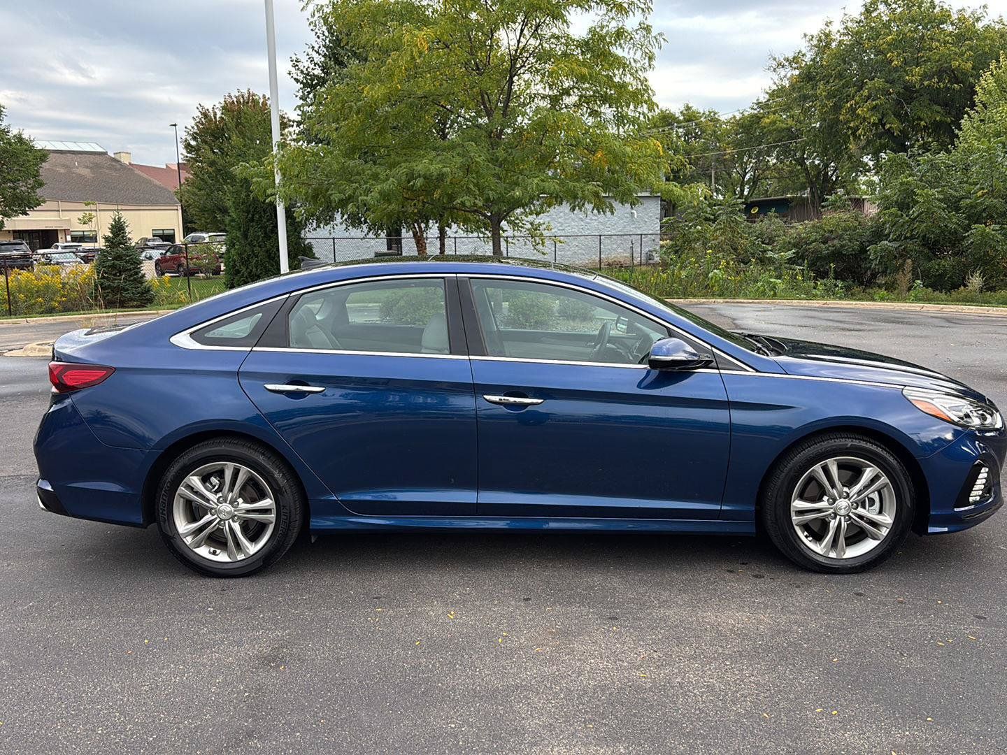 Used 2019 Hyundai Sonata Limited w/ Ultimate Package 04 FWD image 8