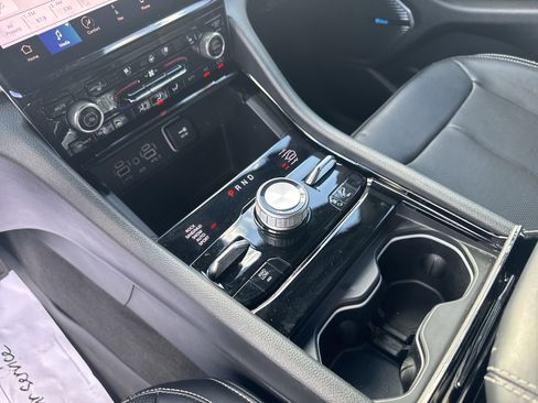 Certified 2023 Jeep Grand Cherokee Overland AWD/4WD image 20