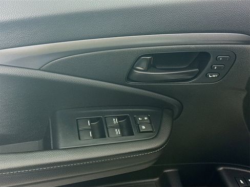 Used 2023 Honda Passport EX-L image 15