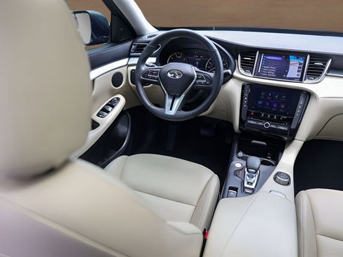 Used 2019 INFINITI QX50 Luxe w/ Navigation Package AWD/4WD image 29