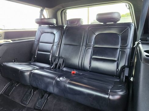Used 2019 Lincoln Navigator L Select AWD/4WD image 18